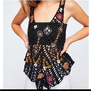 Free People last rose crochet tank top. Size M. New with tags. Black color
